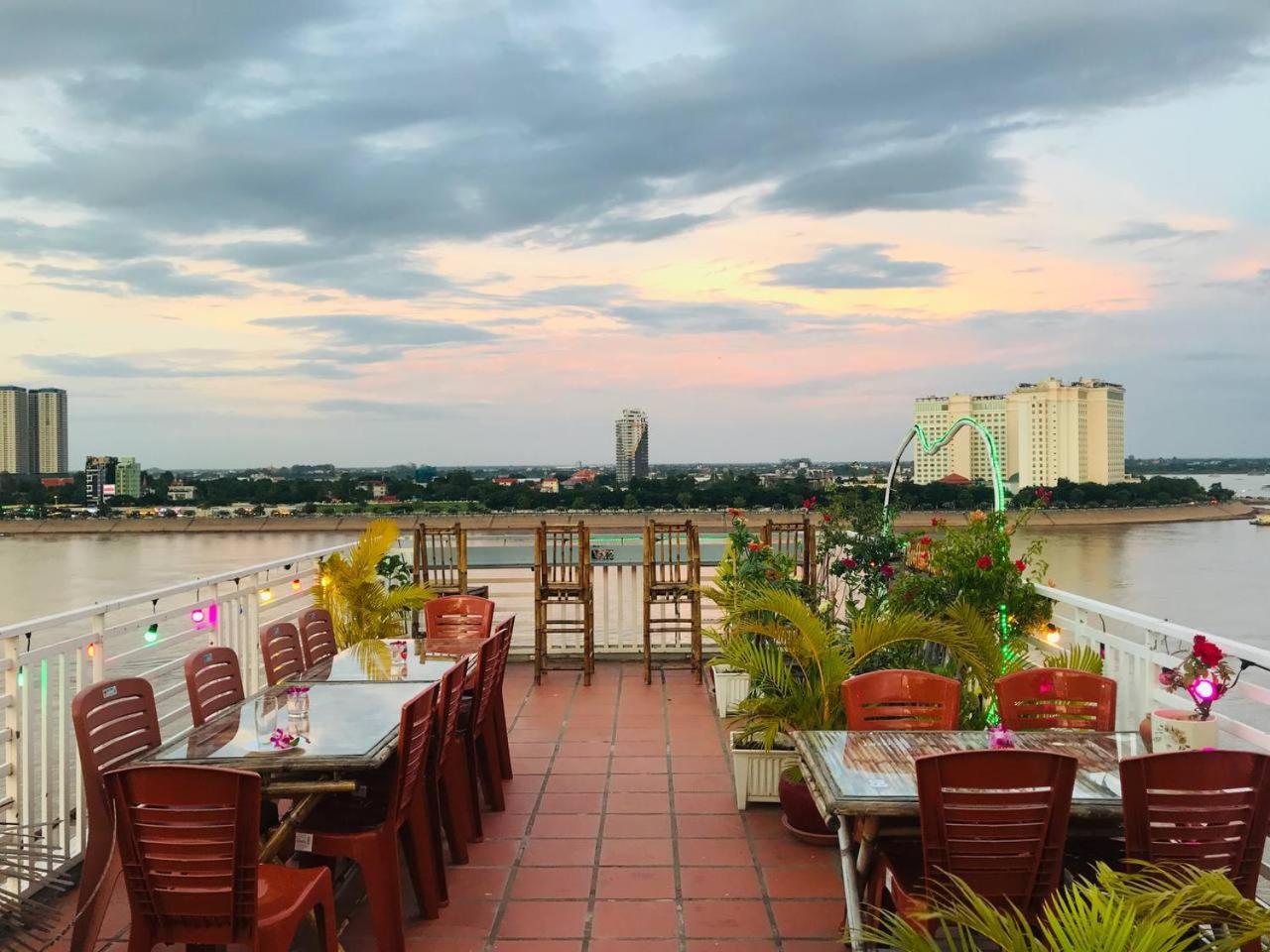 4 Rivers Hotel Phnom Penh Extérieur photo